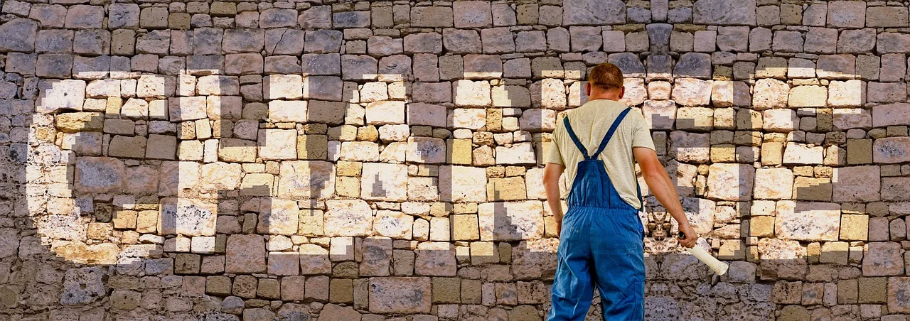 Malowanie wnętrz w nowym domu: jak uniknąć smug i przebarwień