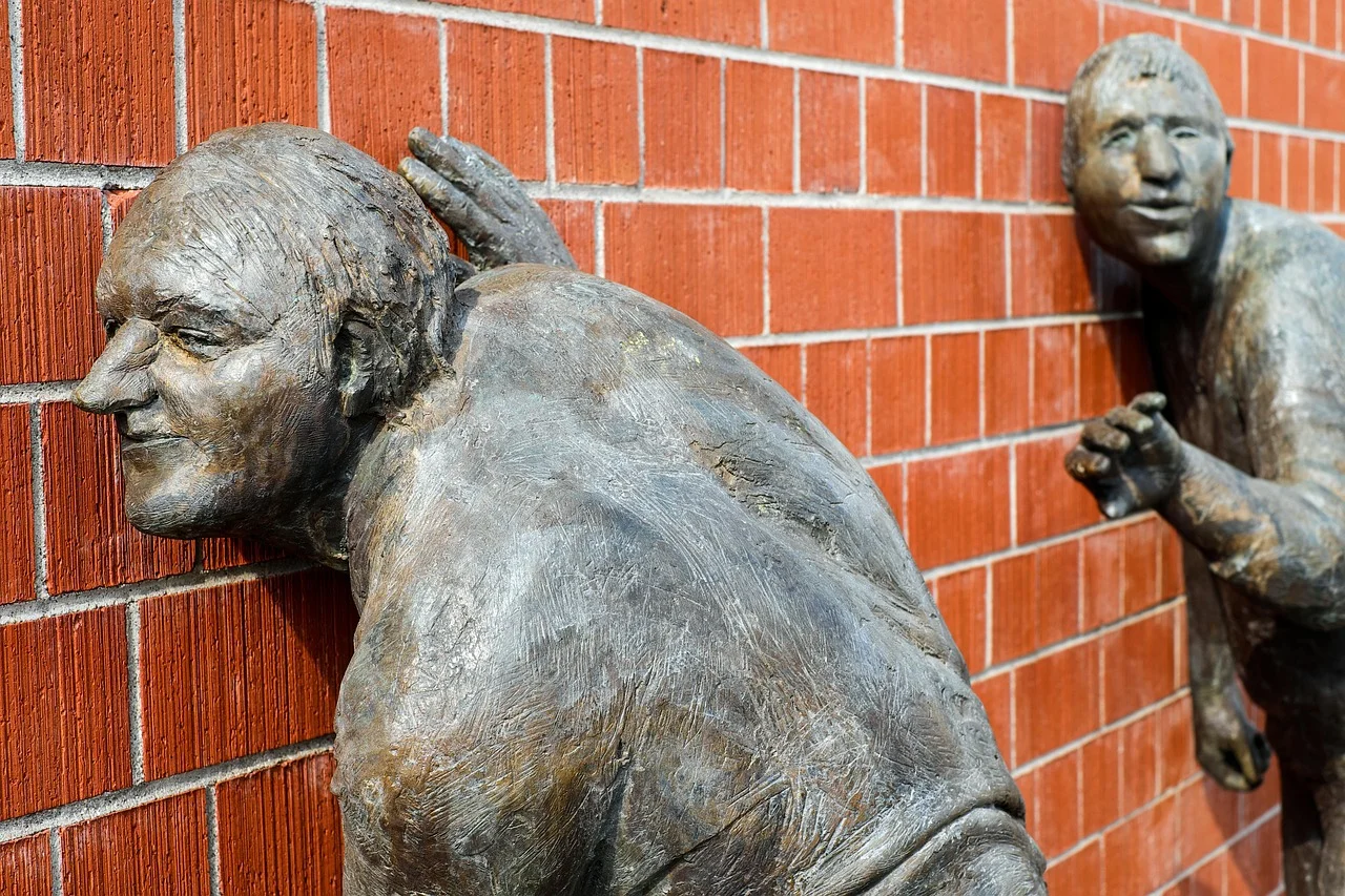 Montaż okien a mostki termiczne: jak poprawnie uszczelnić połączenia